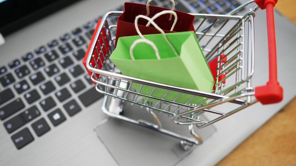 Strategies to Avoid Impulse Buying During Major Online Sales in the U.S.